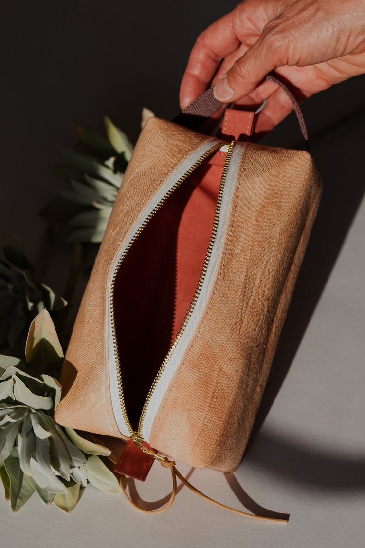 Boxy zipper bag
