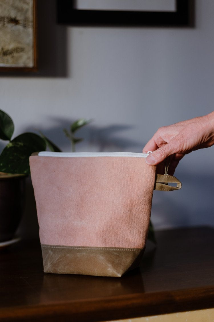 Baer Built Medium zipper bag - pink/field tan