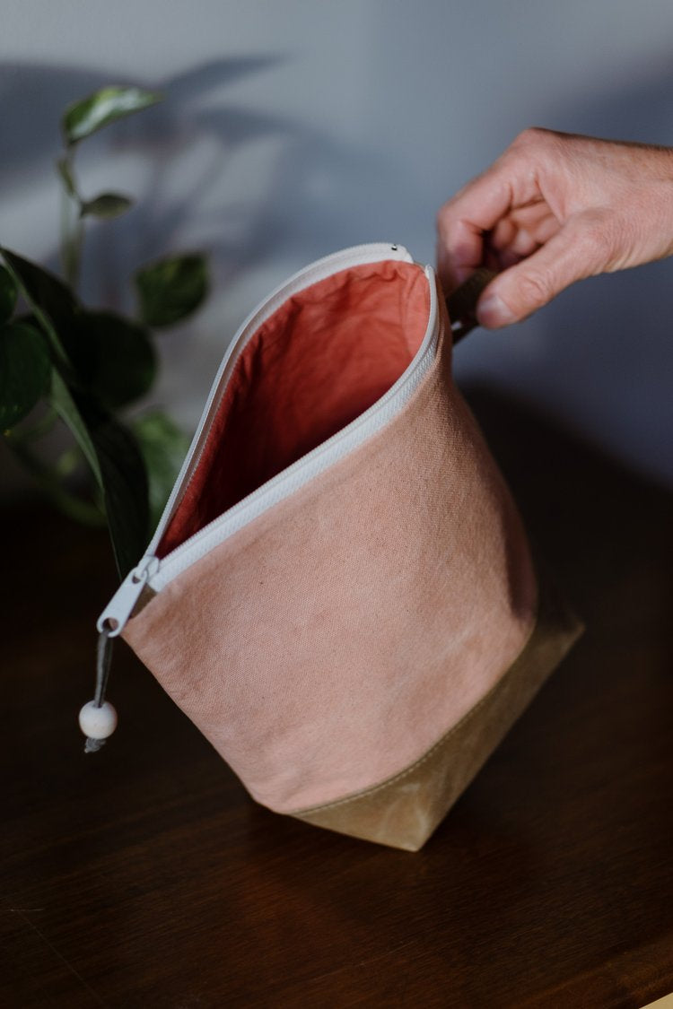 Baer Built Medium zipper bag - pink/field tan