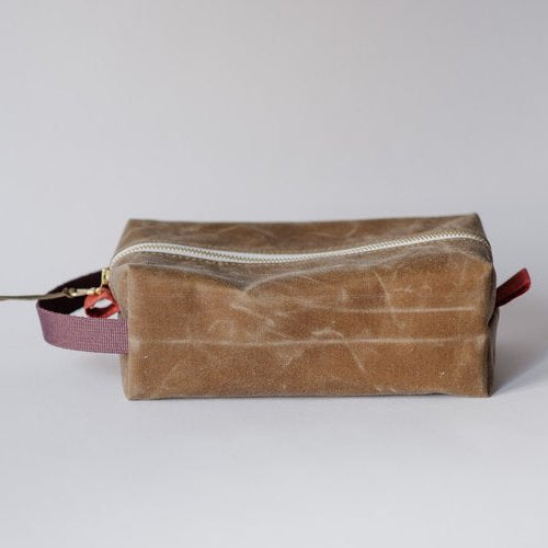 Boxy zipper bag