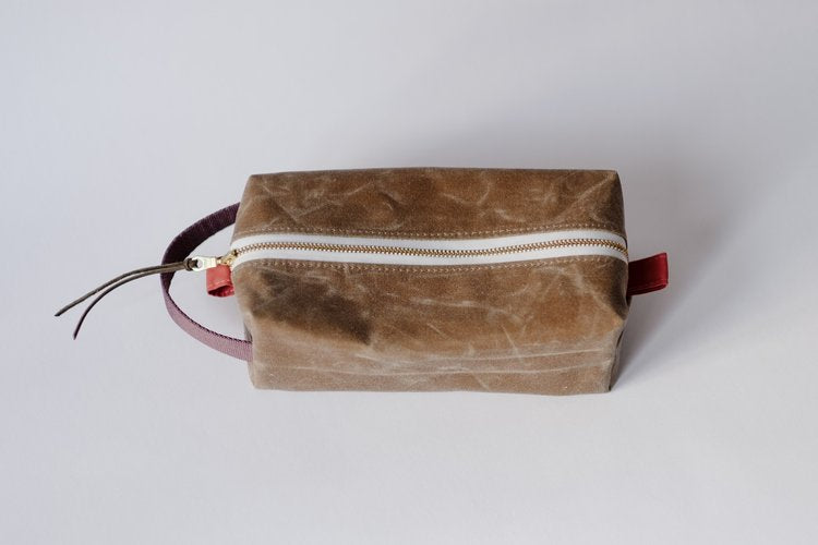 Boxy zipper bag