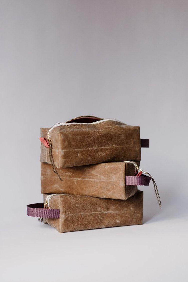 Boxy zipper bag