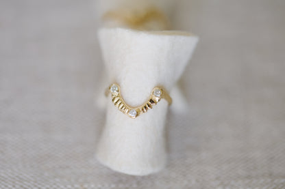 Love Beam Ring 14K Yellow Gold with Dimond